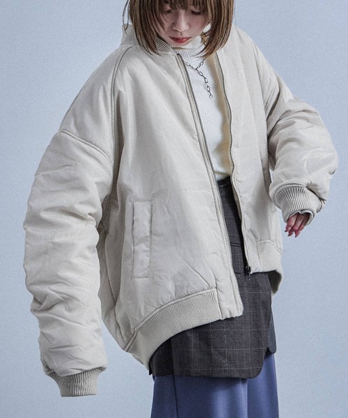 Fashion Letter（ファッションレター）の「ギャザースリーブ 中綿入り オーバーサイズMA-1（MA-1・レディース・ブラック/アイボリー/グレー・M）」の9枚目の写真