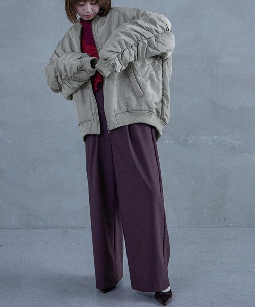 Fashion Letter（ファッションレター）の「ギャザースリーブ 中綿入り オーバーサイズMA-1（MA-1・レディース・ブラック/アイボリー/グレー・M）」の17枚目の写真