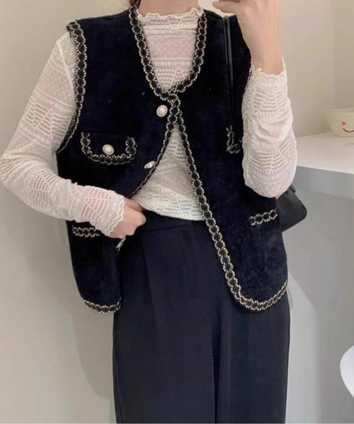 by LEGNA(バイレグナ)の「着るだけでこなれた雰囲気を演出 クラシカルニットベスト(ベスト・レディース・ホワイト/ブラック・FREE)」の5枚目の写真