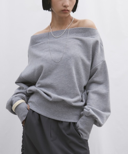 Aunt Marie's(アントマリーズ)の「ボリュームスリーブオフショルダースウェット(スウェット・レディース・チャコールグレー/グレー・FREE)」の2枚目の写真