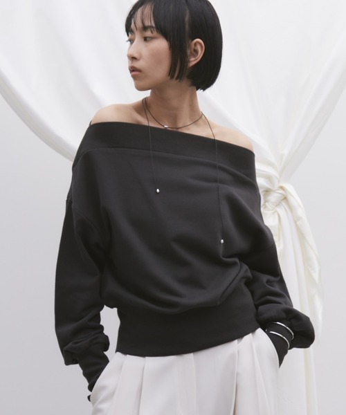 Aunt Marie's(アントマリーズ)の「ボリュームスリーブオフショルダースウェット(スウェット・レディース・チャコールグレー/グレー・FREE)」の1枚目の写真