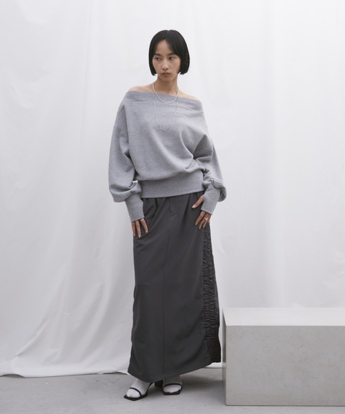 Aunt Marie's(アントマリーズ)の「ボリュームスリーブオフショルダースウェット(スウェット・レディース・チャコールグレー/グレー・FREE)」の10枚目の写真