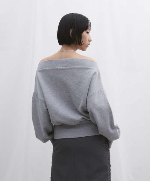 Aunt Marie's(アントマリーズ)の「ボリュームスリーブオフショルダースウェット(スウェット・レディース・チャコールグレー/グレー・FREE)」の7枚目の写真