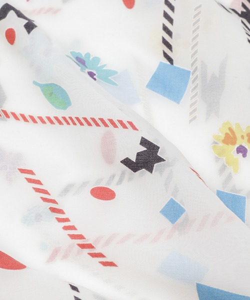 ANREALAGE（アンリアレイジ）の「WIND BLOW MULTI SCARF（ストール/ショール・レディース・ホワイト/ブラック・ONE SIZE）」の5枚目の写真