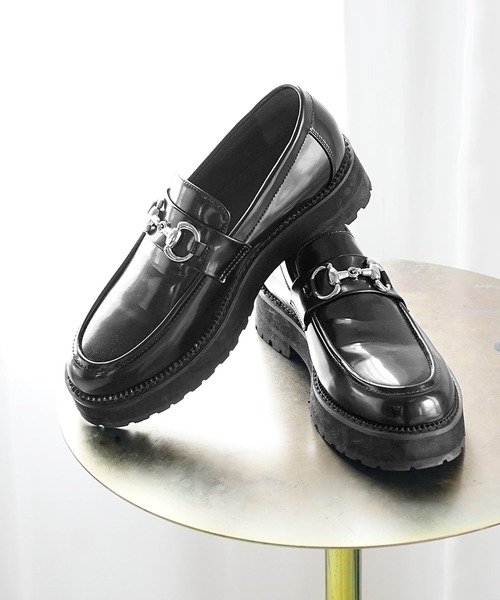 MinoriTY(マイノリティ)の「【MinoriTY】シンセティックガラスPUレザービットローファー シューズ メンズ(ローファー・メンズ・ブラック・S/M/L)」の2枚目の写真