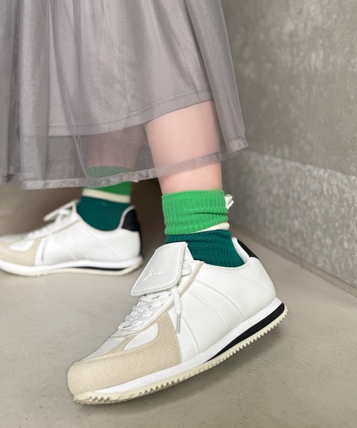 Java（ジャバ）の「この履き心地、病みつき。 RETRO OVER 軽量オーバータンスニーカー《JaVaジャバ 別注》（スニーカー・レディース・ホワイト/ブラック・LARGE/X-LARGE/MEDIUM/SMALL）」の13枚目の写真