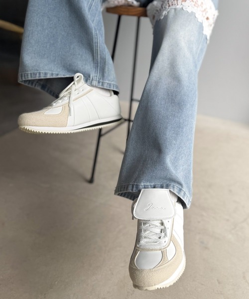 Java（ジャバ）の「この履き心地、病みつき。 RETRO OVER 軽量オーバータンスニーカー《JaVaジャバ 別注》（スニーカー・レディース・ホワイト/ブラック・LARGE/X-LARGE/MEDIUM/SMALL）」の12枚目の写真