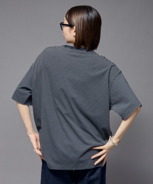 UMBRO（アンブロ）の「UMBRO/アンブロ 別注 UMBRO ボーダークルーネックTシャツ(限定展開)(UNISEX)（Tシャツ/カットソー・メンズ・ブラック/チャコールグレー・MEDIUM/LARGE）」の7枚目の写真