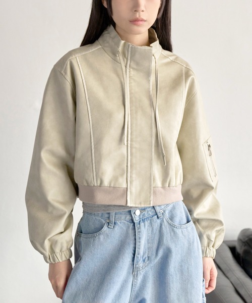 UNE MANSION（ユヌマンション）の「セミクロップドバイカラービンテージライクブルゾンライダースジャケット（ブルゾン・レディース・ブラック/アイボリー/ダークブラウン・FREE）」の2枚目の写真