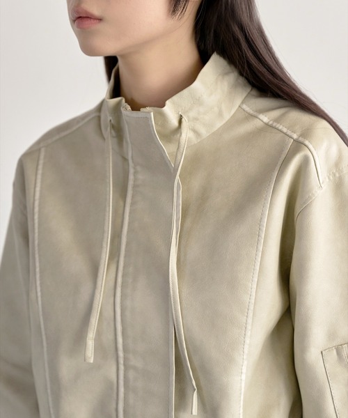 UNE MANSION（ユヌマンション）の「セミクロップドバイカラービンテージライクブルゾンライダースジャケット（ブルゾン・レディース・ブラック/アイボリー/ダークブラウン・FREE）」の5枚目の写真