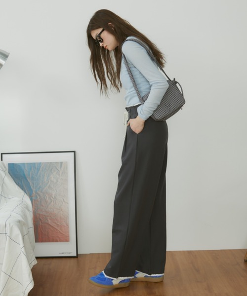 MERLOT(メルロー)の「ダブルウエストカットオフイージースラックス(スラックス・レディース・チャコールグレー/ブラック/ネイビー・FREE)」の22枚目の写真