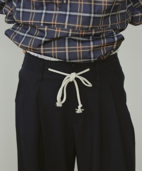 MERLOT(メルロー)の「ダブルウエストカットオフイージースラックス(スラックス・レディース・チャコールグレー/ブラック/ネイビー・FREE)」の8枚目の写真