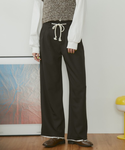 MERLOT(メルロー)の「ダブルウエストカットオフイージースラックス(スラックス・レディース・チャコールグレー/ブラック/ネイビー・FREE)」の12枚目の写真