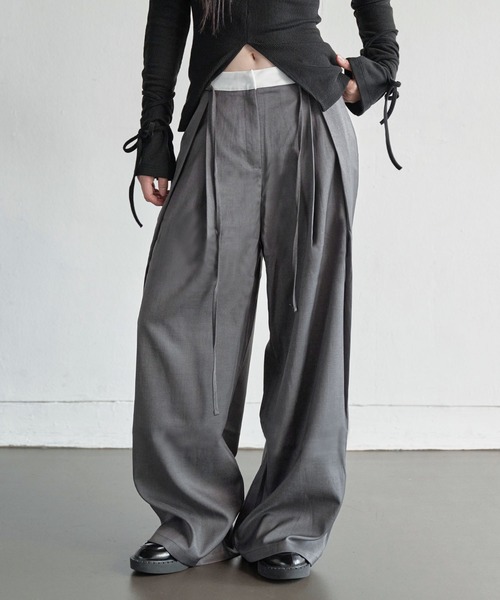 UNE MANSION（ユヌマンション）の「【オフィスルック/デイリールック】バイカラーカジュアルリボンロング丈スラックス（スラックス・レディース・ブラック/グレー/ベージュ・LARGE/MEDIUM/SMALL）」の2枚目の写真
