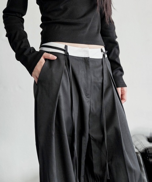 UNE MANSION（ユヌマンション）の「【オフィスルック/デイリールック】バイカラーカジュアルリボンロング丈スラックス（スラックス・レディース・ブラック/グレー/ベージュ・LARGE/MEDIUM/SMALL）」の10枚目の写真