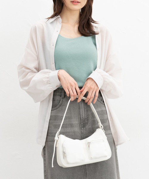 Honeys（ハニーズ）の「【ＵＶカット・吸水速乾】カップ付スクエアタンクトップ（タンクトップ・レディース・モカ/サックスブルー/ブラック/オフホワイト/ベージュ系その他・L/LL/M/S）」の15枚目の写真