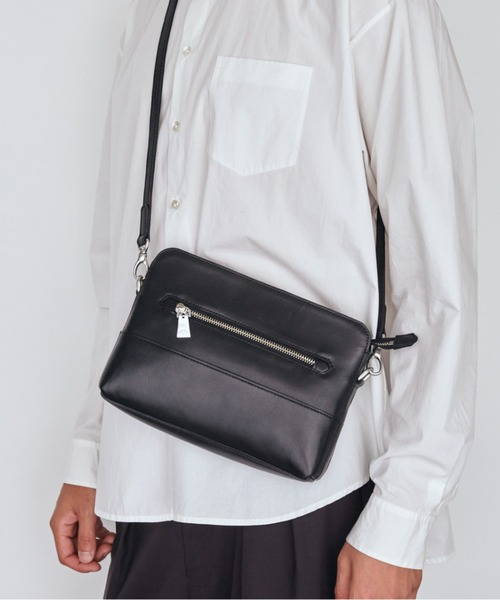 aniary(アニアリ)の「ショルダーバッグ(アルティザンレザー)(ショルダーバッグ・メンズ・チャコールグレー/ブラック/ロイヤルブルー/ベージュ系/ターコイズブルー系/オレンジ・FREE)」の2枚目の写真