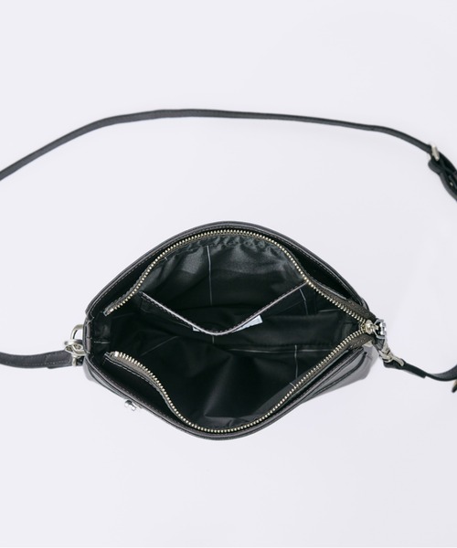 aniary(アニアリ)の「ショルダーバッグ(アルティザンレザー)(ショルダーバッグ・メンズ・チャコールグレー/ブラック/ロイヤルブルー/ベージュ系/ターコイズブルー系/オレンジ・FREE)」の10枚目の写真