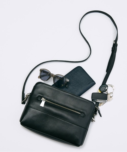 aniary(アニアリ)の「ショルダーバッグ(アルティザンレザー)(ショルダーバッグ・メンズ・チャコールグレー/ブラック/ロイヤルブルー/ベージュ系/ターコイズブルー系/オレンジ・FREE)」の13枚目の写真