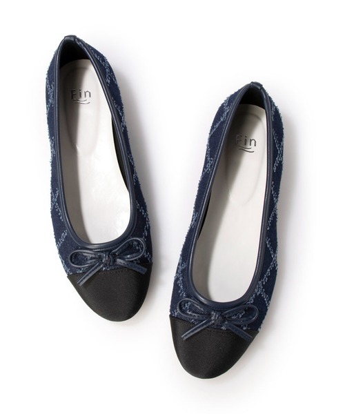 Fin（フィン）の「トゥキャップバレエシューズ【低反発スポンジ入り】（バレエシューズ・レディース・ブラック/ベージュ/ネイビー・25cm/24.5cm/24cm/23.5cm/23cm/22.5cm）」の13枚目の写真