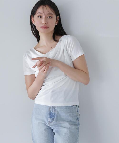 NATURAL BEAUTY BASIC(ナチュラルビューティーベーシック)の「◇ドレープデザイントップス(Tシャツ/カットソー・レディース・ブラウン/ブラック/オフホワイト・FREE)」の2枚目の写真
