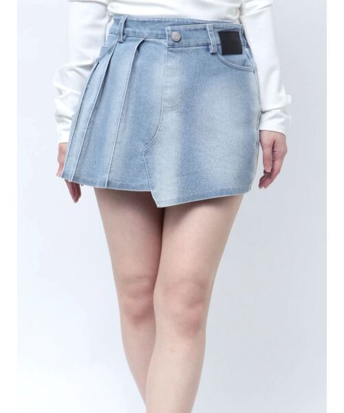 EATME（イートミー）の「アシンメトリープリーツミニデニムスカート（デニムスカート・レディース・ライトブルー/ブラック・SMALL/MEDIUM）」の21枚目の写真