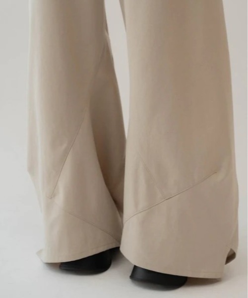 Knuth Marf（クヌースマーフ）の「Knuth Marf slit deformed pants（その他パンツ・レディース・ベージュ/ブラック/ダークグレー・SMALL/MEDIUM）」の18枚目の写真