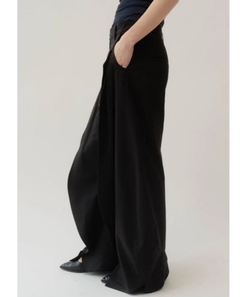 Knuth Marf（クヌースマーフ）の「Knuth Marf slit deformed pants（その他パンツ・レディース・ベージュ/ブラック/ダークグレー・SMALL/MEDIUM）」の14枚目の写真