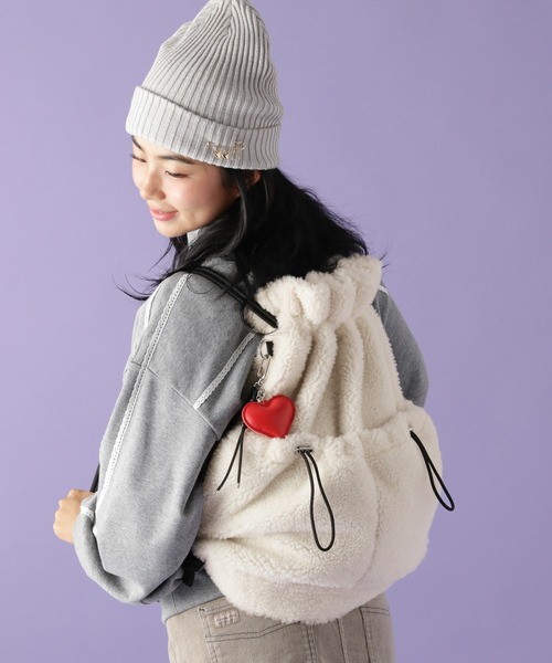 tiny tiny（ティニーティニー）の「ドロスト ナップサック[tiny tiny(ティニーティニー)]（バックパック/リュック・レディース・グリーン/アイボリー/ブラック/ブラック系その他/レオパード/ホワイト/その他/グレー系その他/ブラウン系その他/ホワイト系その他/ブラック系その他2/ブルー系その他/ブラック系その他3/ホワイト系その他2・0）」の2枚目の写真