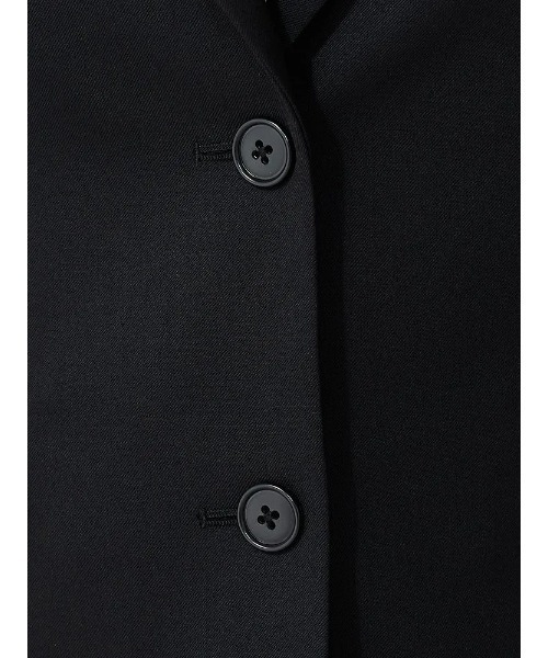 Perfect Suit FActory(パーフェクトスーツファクトリー)の「シルク混リクルートスーツ<撥水・撥油>テーラードジャケット 無地 ブラック(スーツジャケット・レディース・ブラック・13号/11号/9号/7号)」の3枚目の写真