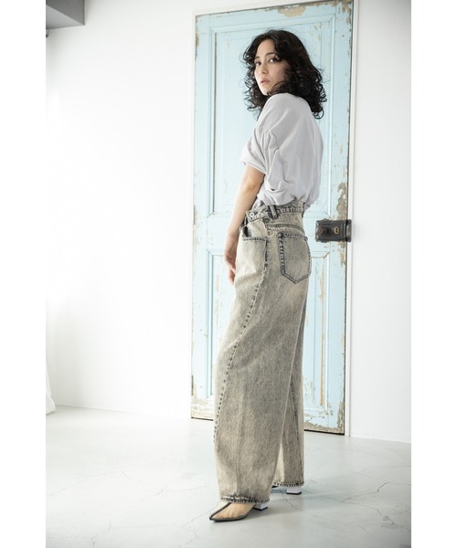 OSMOSIS（オズモーシス）の「タックデニムパンツ（デニムパンツ・レディース・ライトブルー/ブルー/ブラック系その他/ブルー系その他・ONE SIZE）」の6枚目の写真