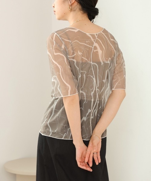 Bab(バブ)の「前後2WAYマーブルシアーメッシュトップス(Tシャツ/カットソー・レディース・アイボリー/ベージュ/モカ・FREE)」の15枚目の写真