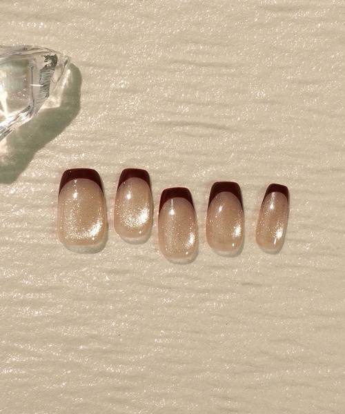 Anail（エーネイル）の「3D水光ネイルベージュマグネットブラウンフレンチシンプルスクエアネイルチップ（ネイルシール/ネイルチップ・レディース・ゴールド・SMALL/LARGE/MEDIUM）」の7枚目の写真