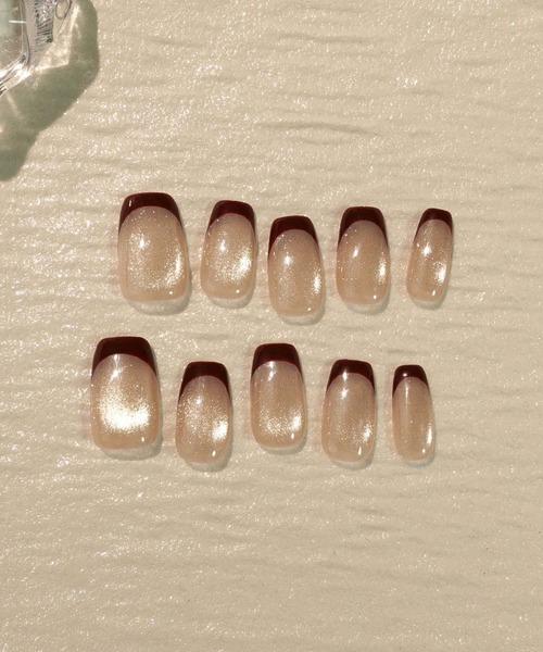 Anail（エーネイル）の「3D水光ネイルベージュマグネットブラウンフレンチシンプルスクエアネイルチップ（ネイルシール/ネイルチップ・レディース・ゴールド・SMALL/LARGE/MEDIUM）」の6枚目の写真