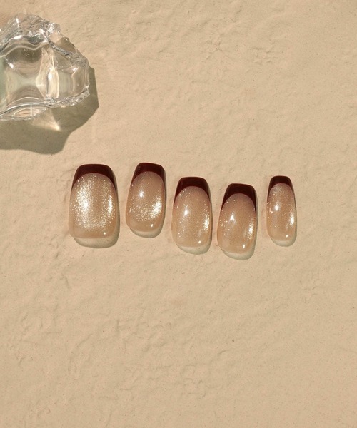 Anail（エーネイル）の「3D水光ネイルベージュマグネットブラウンフレンチシンプルスクエアネイルチップ（ネイルシール/ネイルチップ・レディース・ゴールド・SMALL/LARGE/MEDIUM）」の5枚目の写真