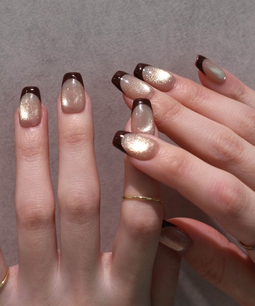 Anail（エーネイル）の「3D水光ネイルベージュマグネットブラウンフレンチシンプルスクエアネイルチップ（ネイルシール/ネイルチップ・レディース・ゴールド・SMALL/LARGE/MEDIUM）」の11枚目の写真