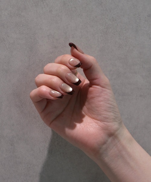 Anail（エーネイル）の「3D水光ネイルベージュマグネットブラウンフレンチシンプルスクエアネイルチップ（ネイルシール/ネイルチップ・レディース・ゴールド・SMALL/LARGE/MEDIUM）」の10枚目の写真