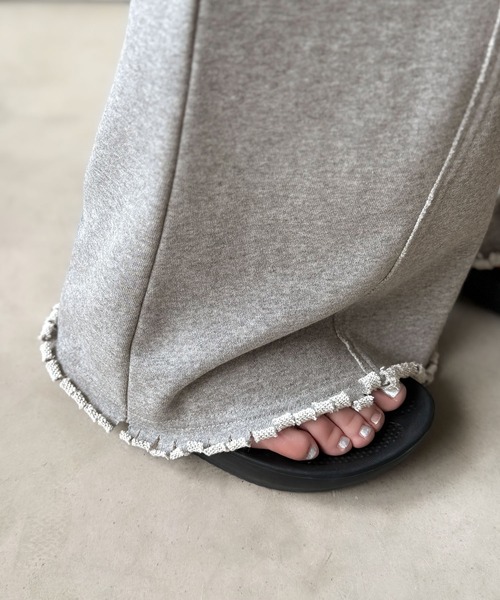 Java（ジャバ）の「《JaVaジャバコラボ》ディティールで差が付く。裾クラッシュ裏毛美脚フレアパンツ（スウェットパンツ・レディース・オートミール/ブラック/杢グレー・LARGE/MEDIUM/SMALL/X-LARGE）」の12枚目の写真