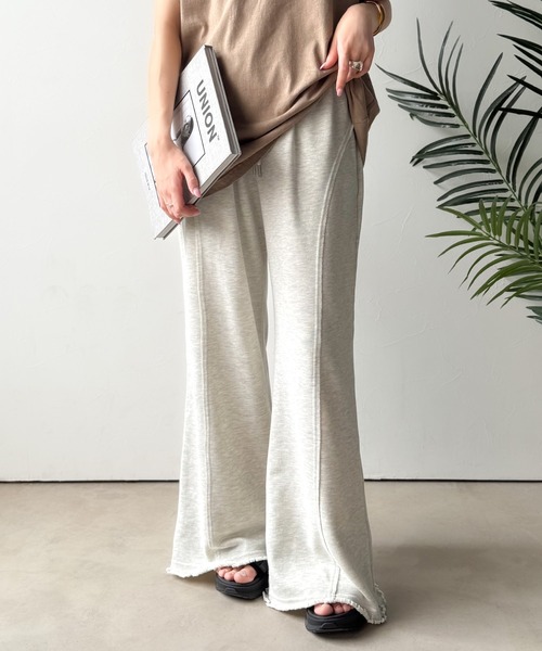 Java（ジャバ）の「《JaVaジャバコラボ》ディティールで差が付く。裾クラッシュ裏毛美脚フレアパンツ（スウェットパンツ・レディース・オートミール/ブラック/杢グレー・LARGE/MEDIUM/SMALL/X-LARGE）」の6枚目の写真