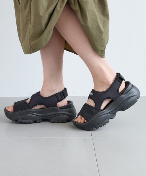 BARNYARDSTORM（バンヤードストーム）の「adidas(アディダス) / OZGAIA SANDAL【WEB限定】（サンダル・レディース・ホワイト/ブラック・23.5/24.5）」の19枚目の写真