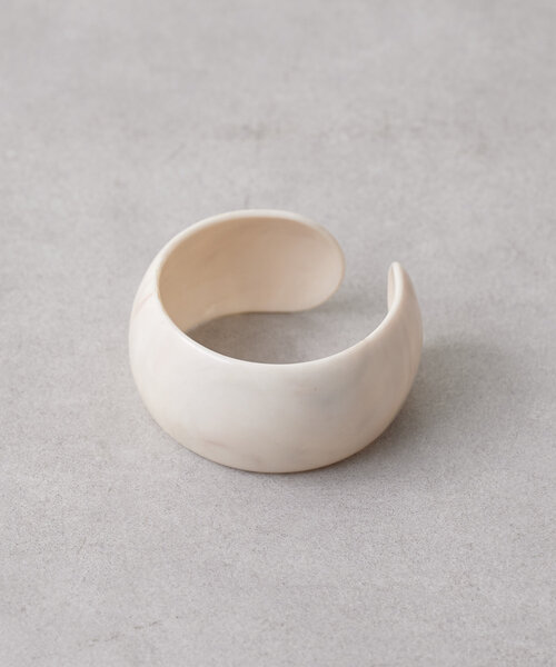 Omekashi(オメカシ)の「バングル(ブレスレット・レディース・オフホワイト/クリア/ブラック/ブラウン・ONE SIZE)」の16枚目の写真