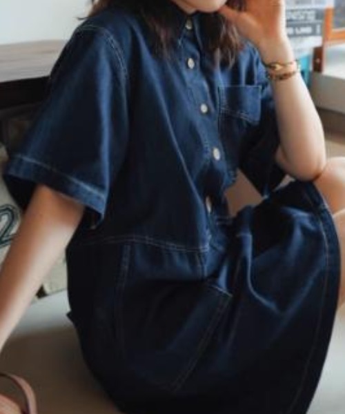 FAVORITO(ファヴォリート)の「ショートデニムワンピース(ワンピース・レディース・ダークブルー/ライトブルー・XL/L/M/S)」の20枚目の写真