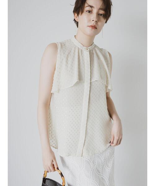 Te chichi CLASSIC（テチチクラシック）の「【JAPAN FABRIC】箔ドットジャガードラッフルヨークブラウス《2025summer catalog item》（シャツ/ブラウス・レディース・ベージュ・F）」の8枚目の写真