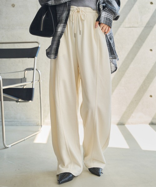 KOBE LETTUCE（コウベレタス）の「スウェット素材ワイドカーブパンツ（スウェットパンツ・レディース・アイボリー/ブラック/グレー/ネイビー/チャコール・M/M-Short/PM）」の2枚目の写真