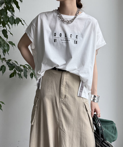 DouDou(ドゥドゥ)の「【WEB限定】カラーラインスリットTEE(Tシャツ/カットソー・レディース・ベージュ/オフホワイト/チャコールグレー・FREE)」の18枚目の写真