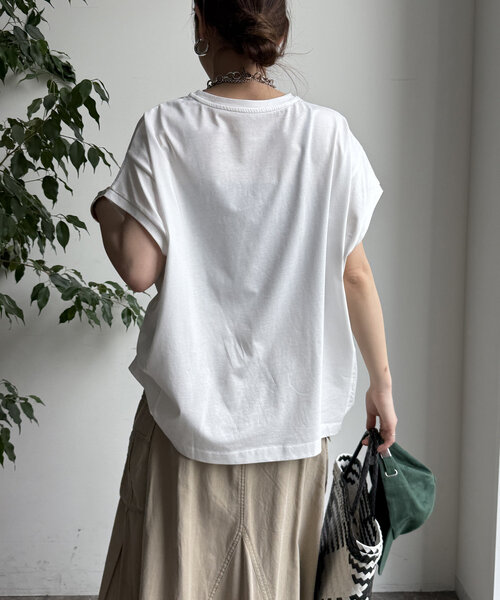 DouDou(ドゥドゥ)の「【WEB限定】カラーラインスリットTEE(Tシャツ/カットソー・レディース・ベージュ/オフホワイト/チャコールグレー・FREE)」の20枚目の写真