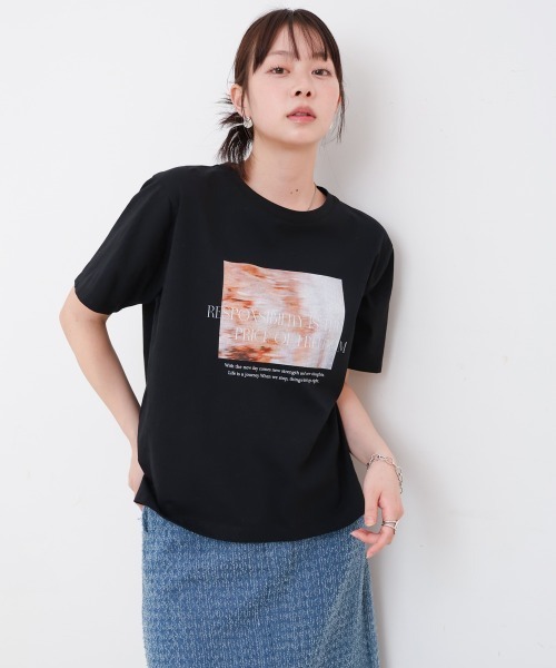 Bab（バブ）の「インクジェットプリント半袖Tシャツ（Tシャツ/カットソー・レディース・ブラック/オフホワイト・M）」の2枚目の写真