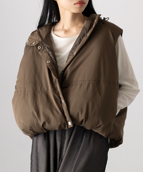 MAGASIN DE MODE Onjna(マガジンデモードオンジェナ )の「【MAGASIN DE MODE Onjna】マットタフタ ファイバーダウン フーディベスト フェイクダウン Y2K 韓国 XNN(ダウンベスト・レディース・ブラック/グレイッシュベージュ/ブラウン・FREE)」の16枚目の写真