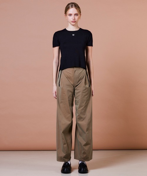 DOUBLE STANDARD CLOTHING(ダブルスタンダードクロージング)の「ドローストリング ニットトップス(ニット/セーター・レディース・オフホワイト/ブラック・FREE)」の5枚目の写真