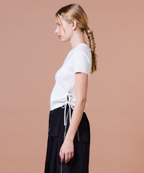 DOUBLE STANDARD CLOTHING(ダブルスタンダードクロージング)の「ドローストリング ニットトップス(ニット/セーター・レディース・オフホワイト/ブラック・FREE)」の8枚目の写真